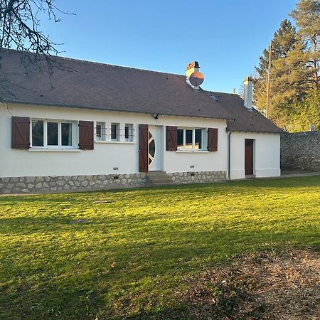 Maison Au Calme Avec Riviere A Cote De Chartres Saint-Prest Номер фото